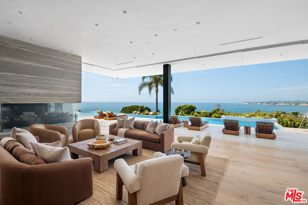 5 bd, 7 ba House in Malibu, CA — $75,000/mo — photo 2