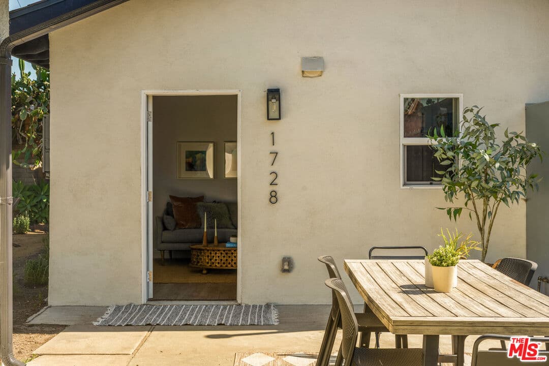 1 bd, 1 ba House in Los Angeles, CA — $2,000/mo — photo 1