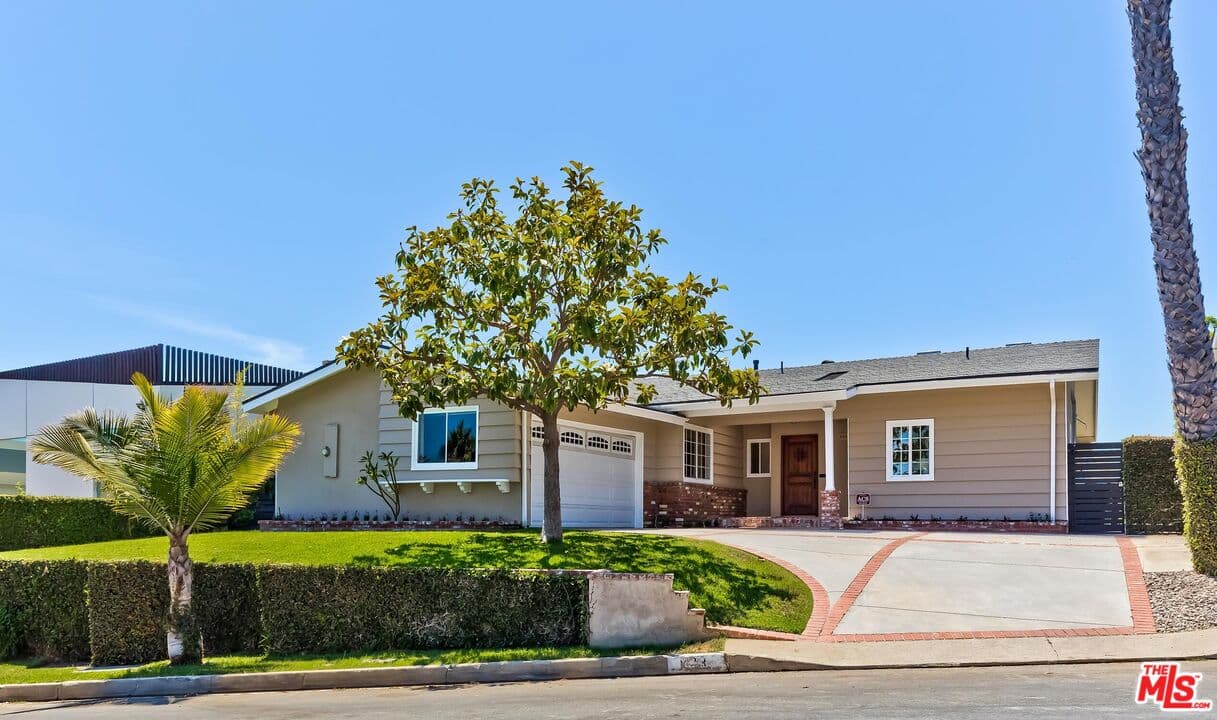 4 bd, 3 ba House in Pacific Palisades, CA — $10,950/mo — photo 1
