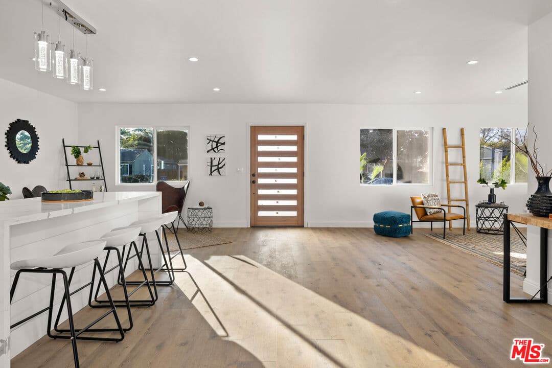 3 bd, 2 ba House in Sherman Oaks, CA — $5,200/mo — photo 1