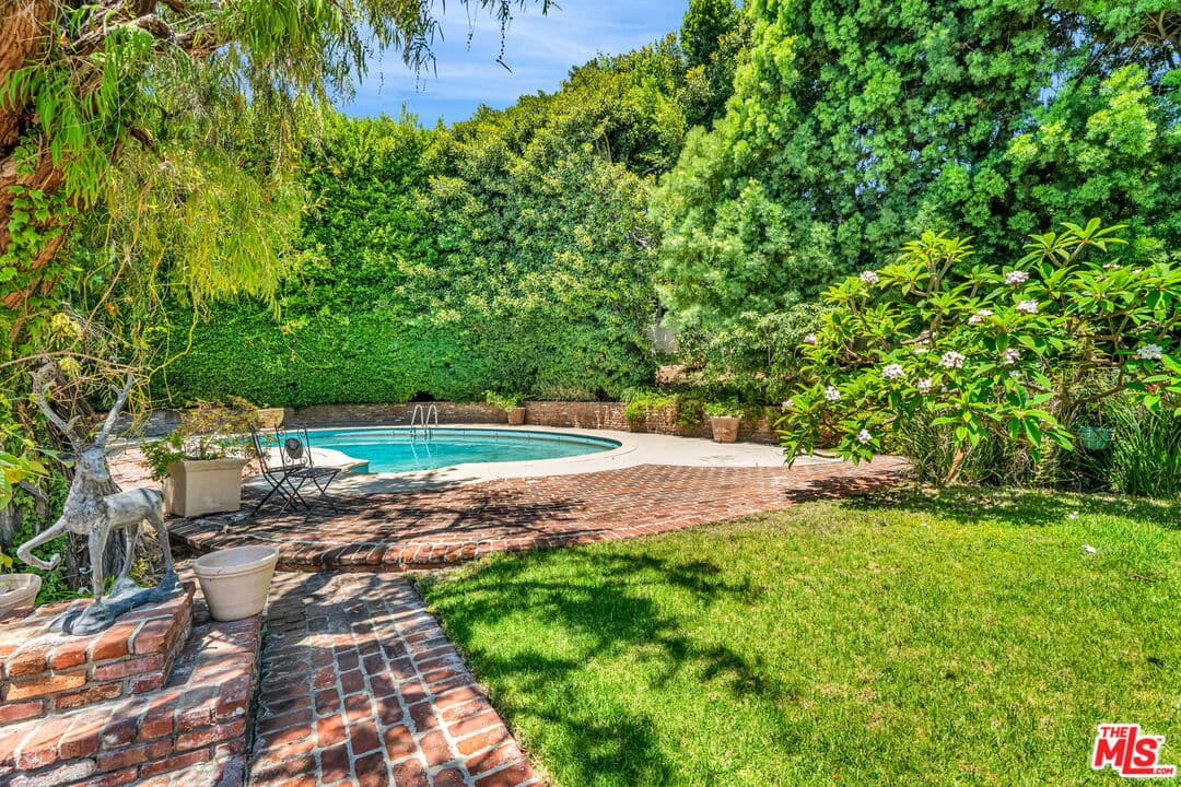 5 bd, 5 ba House in Beverly Hills, CA — $25,000/mo — photo 2