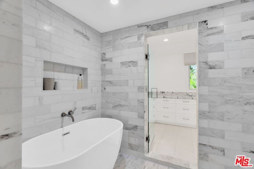 5 bd, 5 ba House in Beverly Hills, CA — $25,000/mo — photo 1