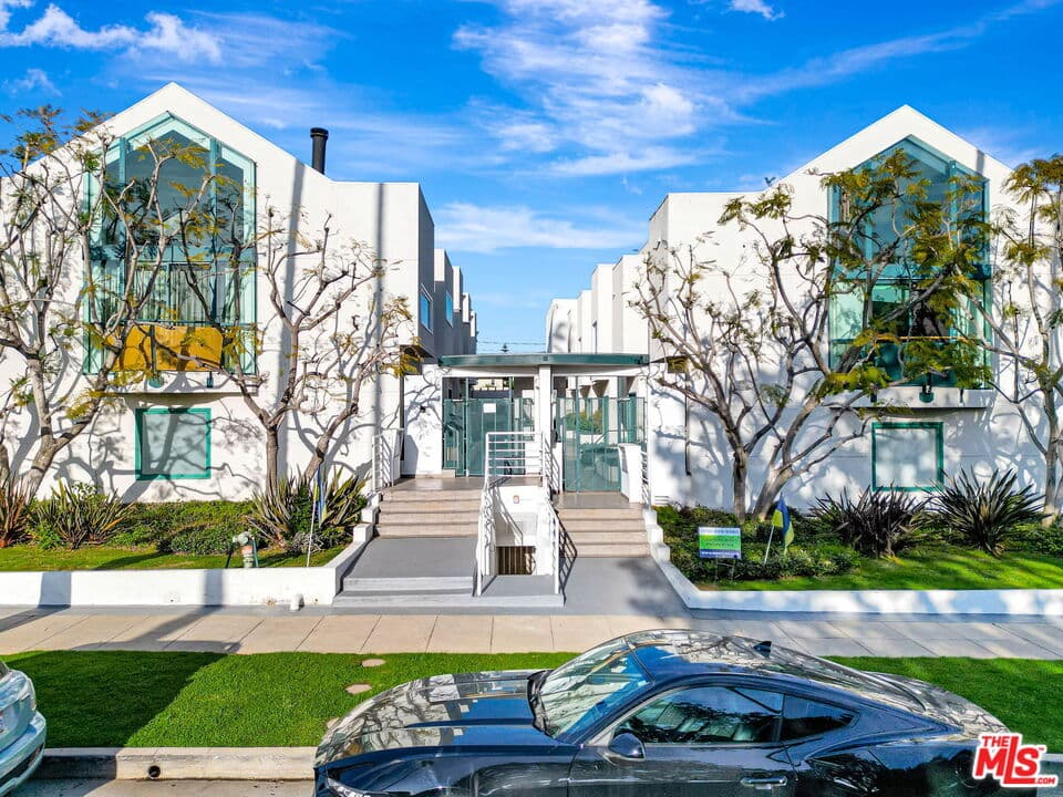 2 bd, 3 ba Condo in Santa Monica, CA — $7,250/mo — photo 1