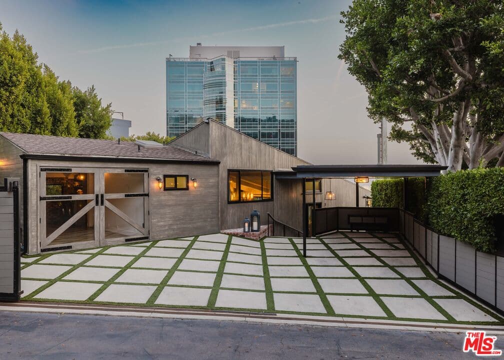 1 bd, 2 ba House in Los Angeles, CA — $8,900/mo — photo 1