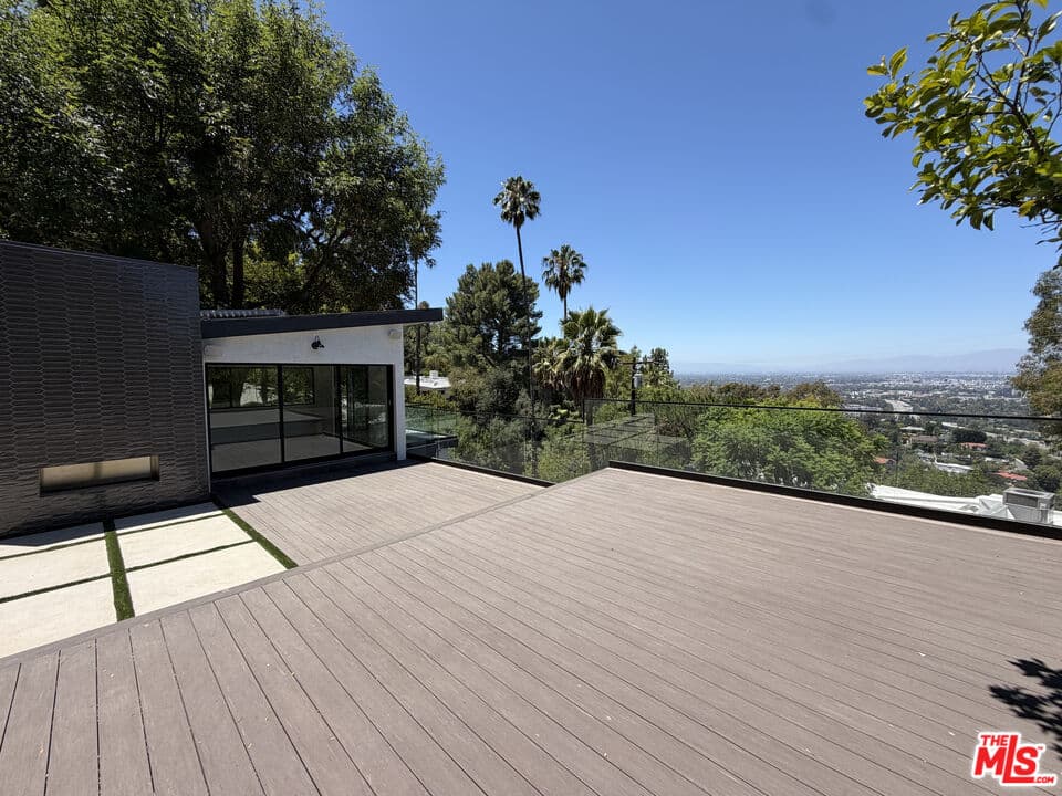 2 bd, 2 ba House in Los Angeles, CA — $9,495/mo — photo 2