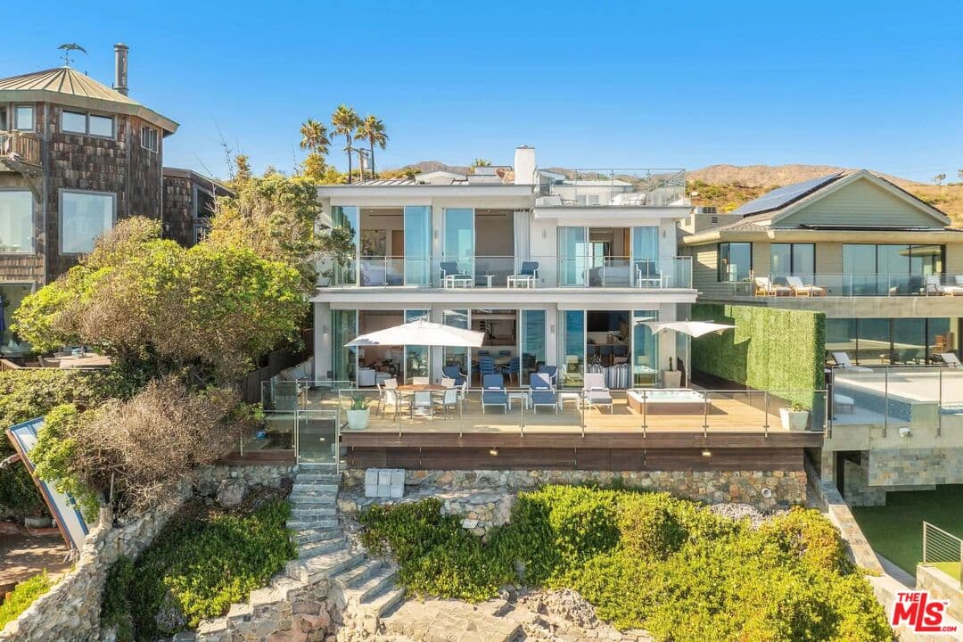 4 bd, 5 ba House in Malibu, CA — $65,000/mo — photo 2