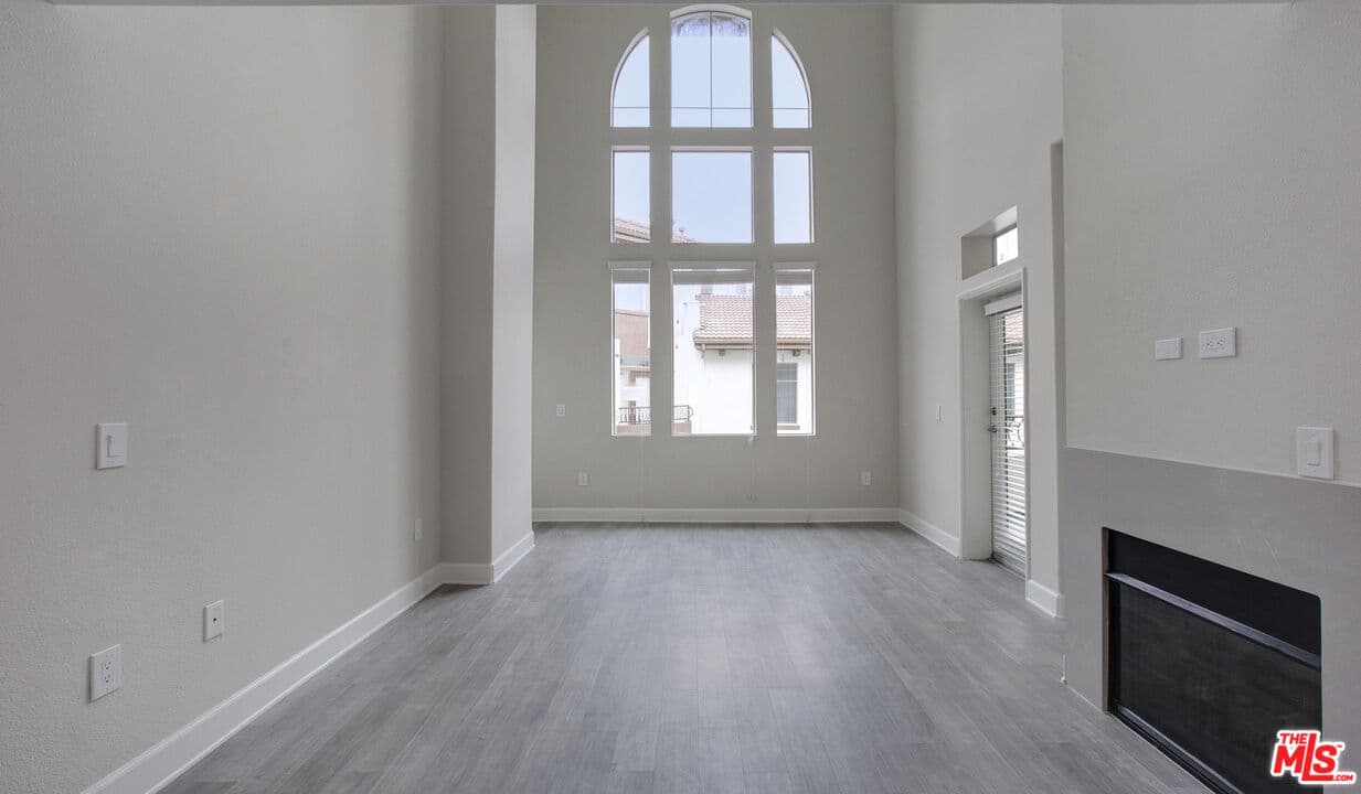 3 bd, 3 ba Townhouse in Los Angeles, CA — $7,991/mo — photo 1