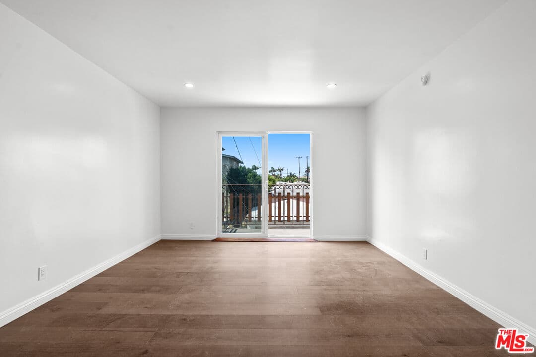 2 bd, 1 ba Townhouse in Venice, CA — $3,988/mo — photo 1