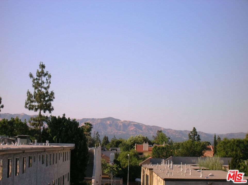 2 bd, 2 ba Condo in Los Angeles, CA — $2,300/mo — photo 1