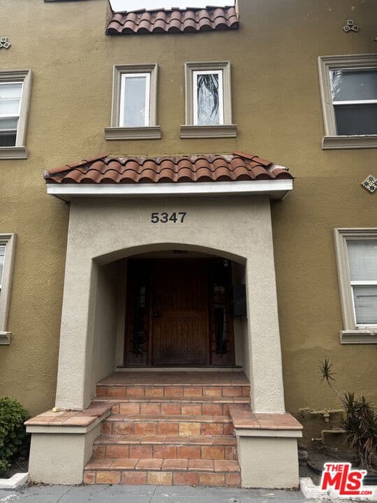 Studio, 1 ba Townhouse in Los Angeles, CA — $1,495/mo — photo 1