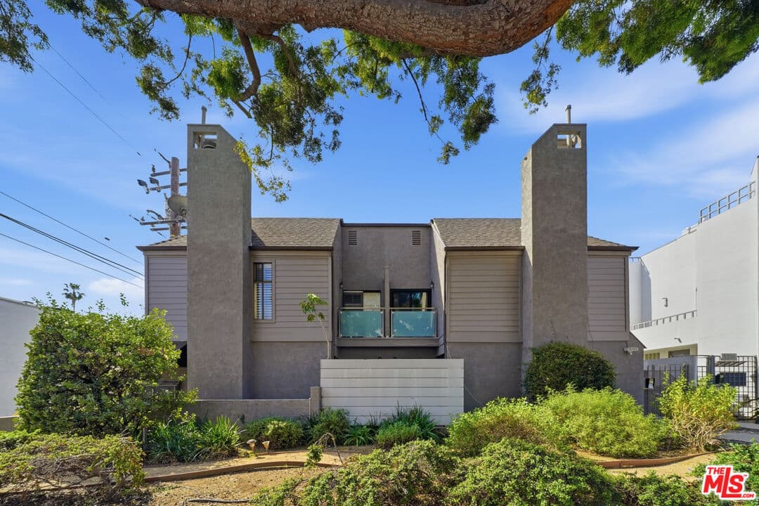 2 bd, 3 ba Townhouse in Santa Monica, CA — $5,900/mo — photo 2