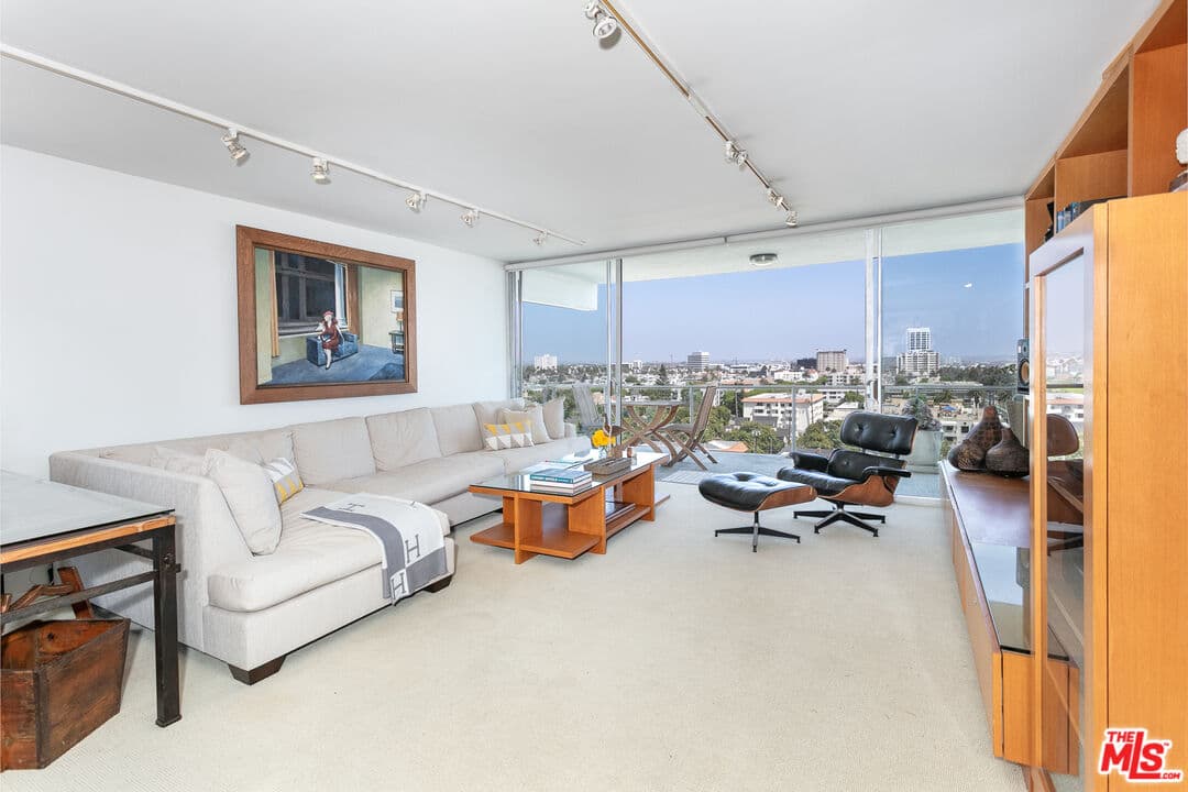 2 bd, 2 ba Condo in Santa Monica, CA — $18,000/mo — photo 2