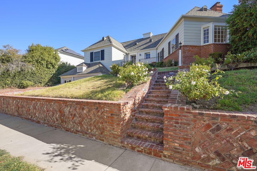 4 bd, 5 ba House in Los Angeles, CA — $14,850/mo — photo 1