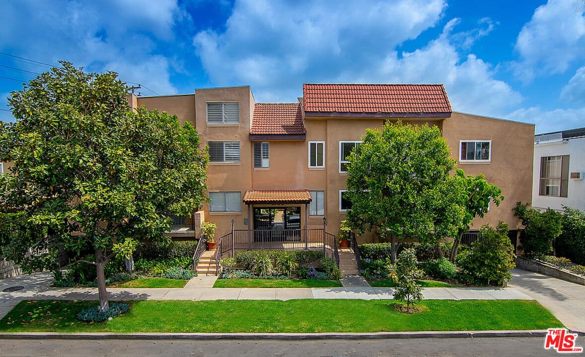 2 bd, 2 ba Condo in Los Angeles, CA — $3,800/mo — photo 1