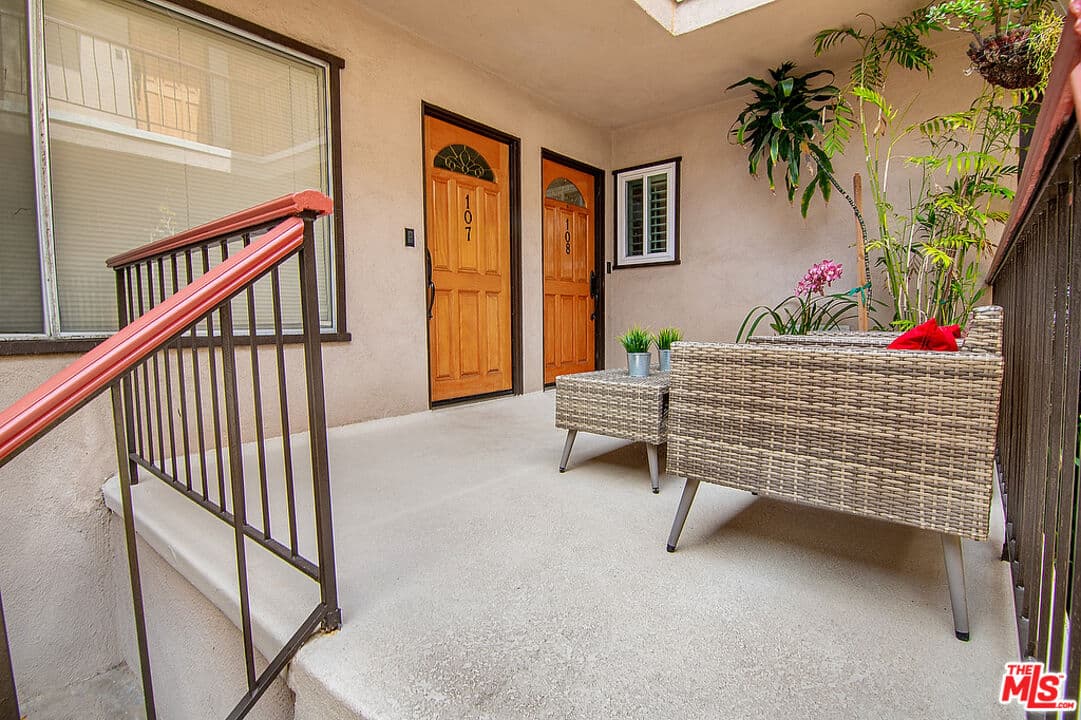 2 bd, 2 ba Condo in Los Angeles, CA — $3,800/mo — photo 2