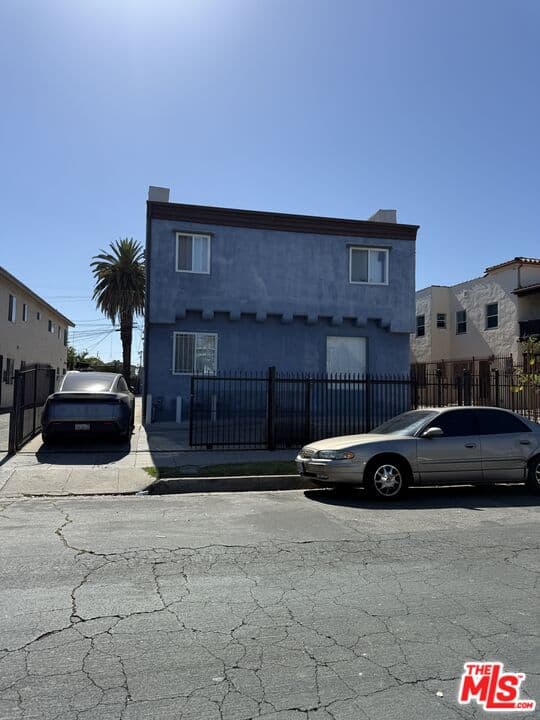 2 bd, 1 ba Apartment in Los Angeles, CA — $2,390/mo — photo 1