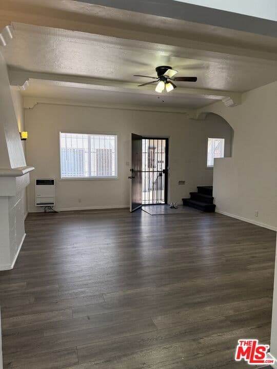 2 bd, 1 ba Apartment in Los Angeles, CA — $2,390/mo — photo 2
