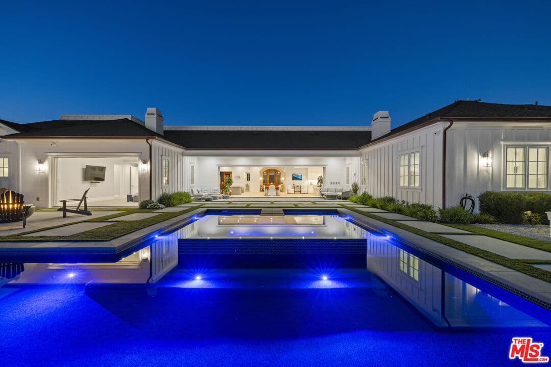 8 bd, 8 ba House in Malibu, CA — $55,000/mo — photo 1