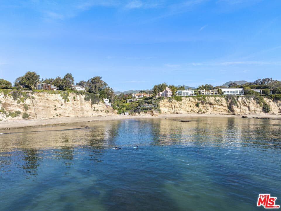 8 bd, 8 ba House in Malibu, CA — $55,000/mo — photo 2