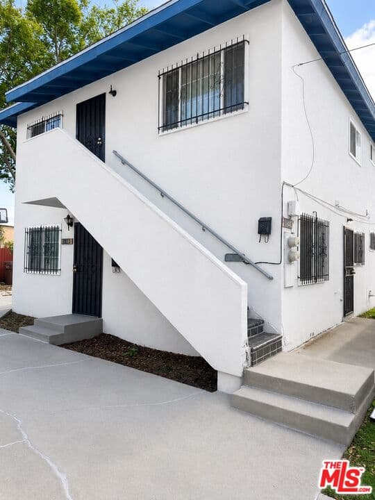 2 bd, 1 ba Townhouse in Los Angeles, CA — $2,500/mo — photo 1