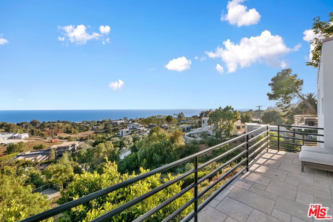 4 bd, 4 ba House in Malibu, CA — $17,500/mo — photo 1