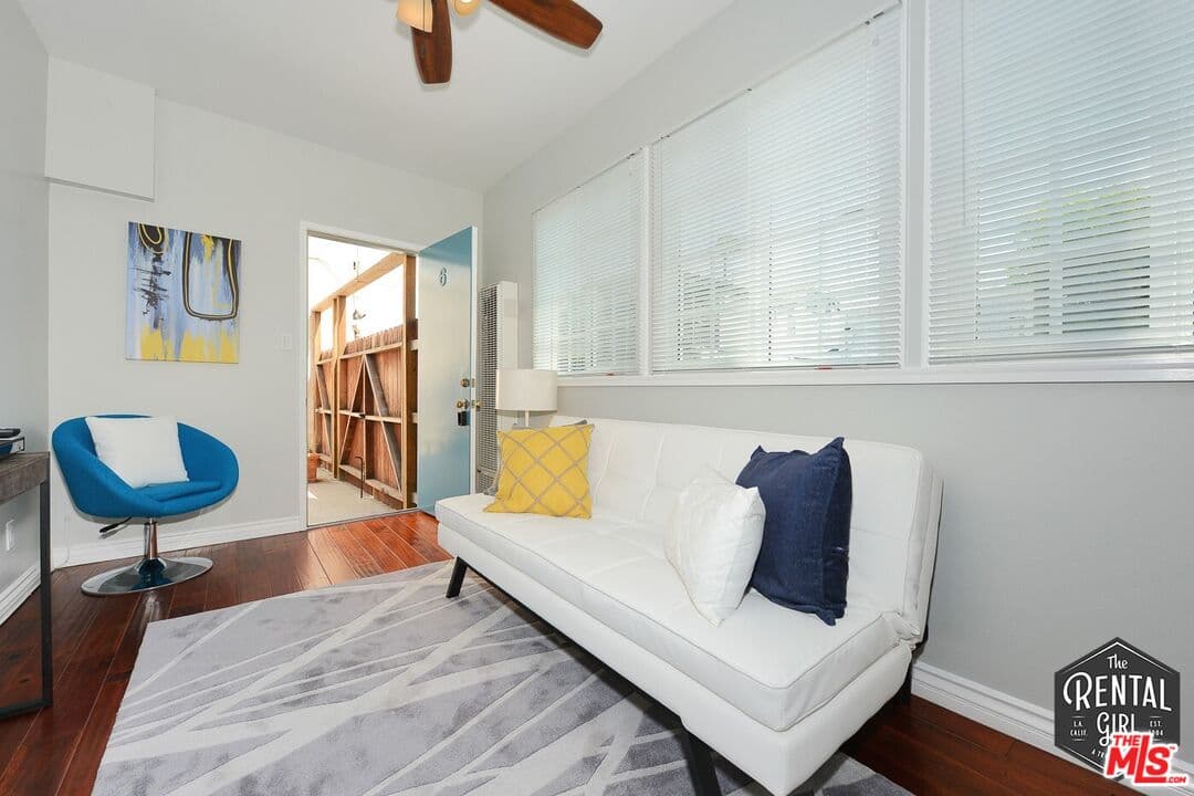 2 bd, 1 ba Townhouse in Venice, CA — $3,226/mo — photo 2