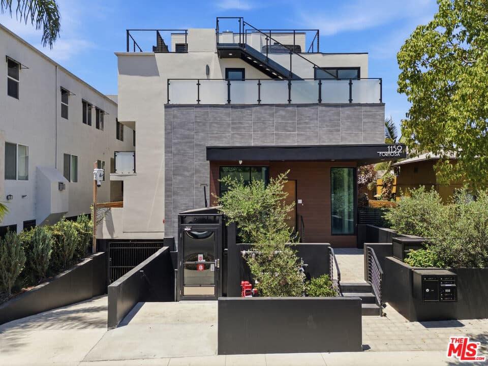 2 bd, 3 ba Townhouse in West Hollywood, CA — $6,250/mo — photo 1