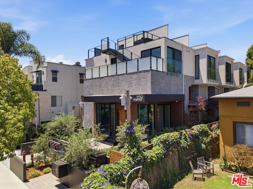 2 bd, 3 ba Townhouse in West Hollywood, CA — $6,250/mo — photo 2