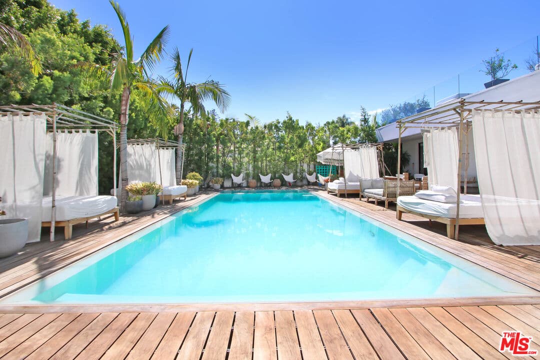 7 bd, 9 ba House in Beverly Hills, CA — $70,000/mo — photo 2