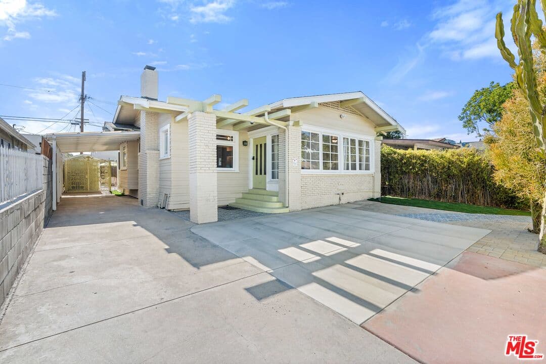 4 bd, 2 ba House in Los Angeles, CA — $6,375/mo — photo 2