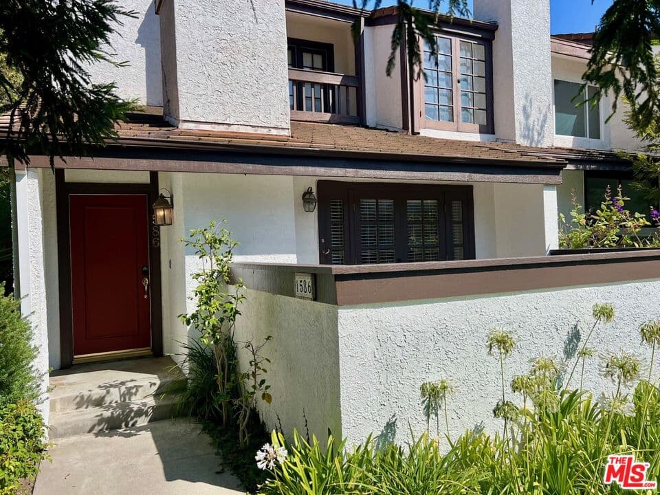 3 bd, 3 ba Townhouse in Pacific Palisades, CA — $5,700/mo — photo 2