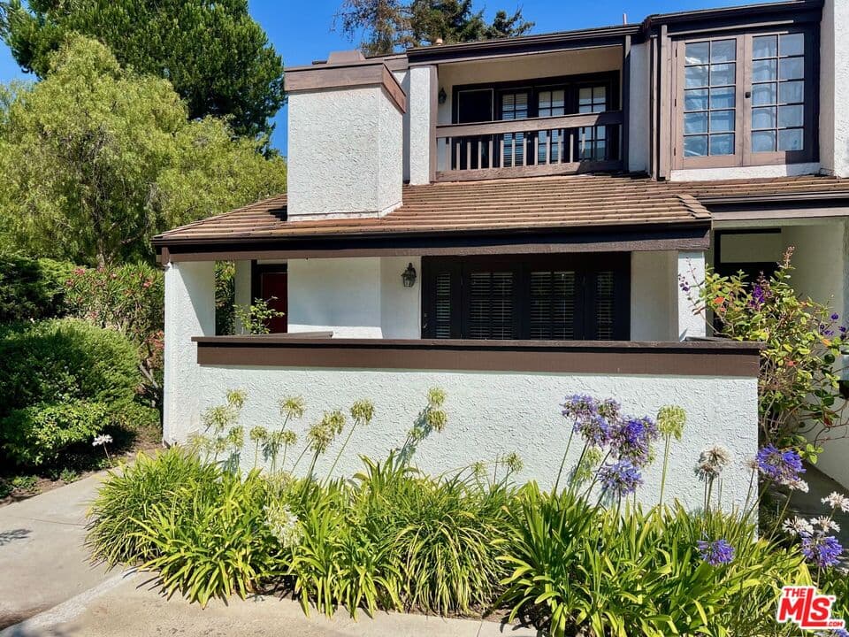 3 bd, 3 ba Townhouse in Pacific Palisades, CA — $5,700/mo — photo 1
