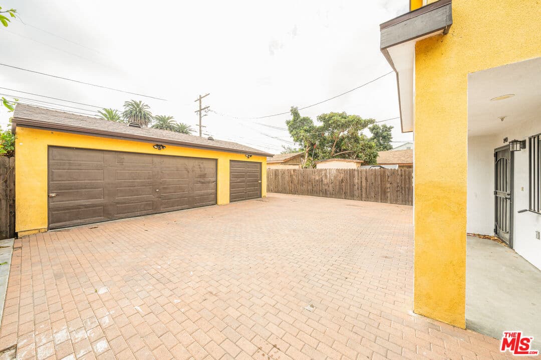 4 bd, 3 ba Townhouse in Los Angeles, CA — $3,850/mo — photo 2