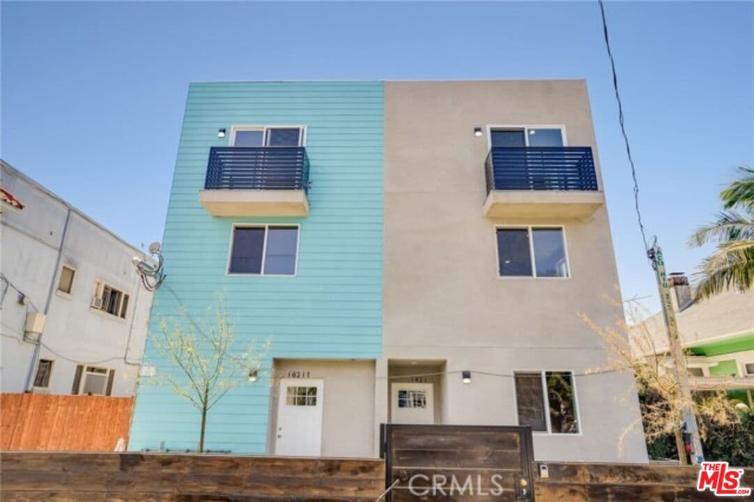 5 bd, 4 ba Townhouse in Los Angeles, CA — $4,000/mo — photo 2