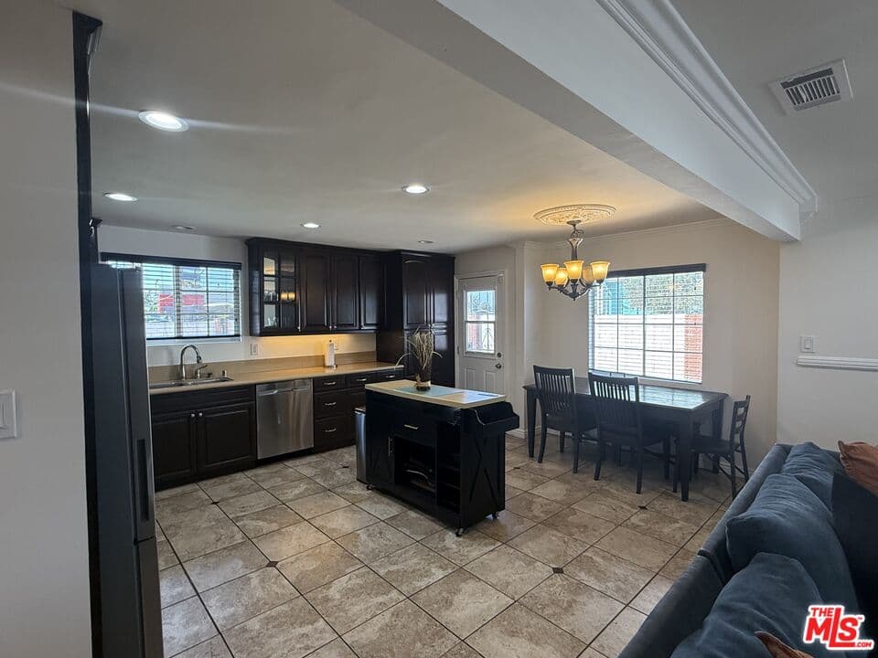 3 bd, 2 ba House in Los Angeles, CA — $5,600/mo — photo 1