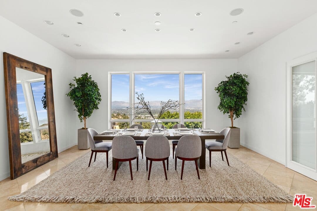 6 bd, 7 ba House in Los Angeles, CA — $26,000/mo — photo 2