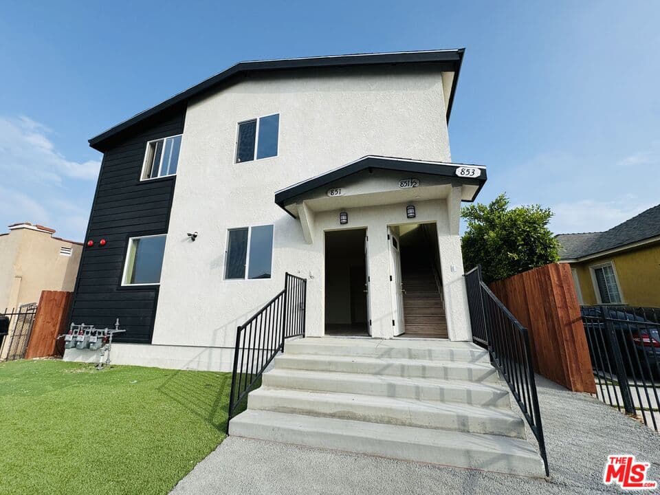 5BR Townhouse in Los Angeles β $4,200/mo
