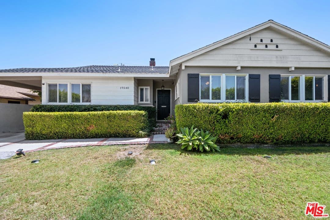 4 bd, 2 ba House in Los Angeles, CA — $5,000/mo — photo 2