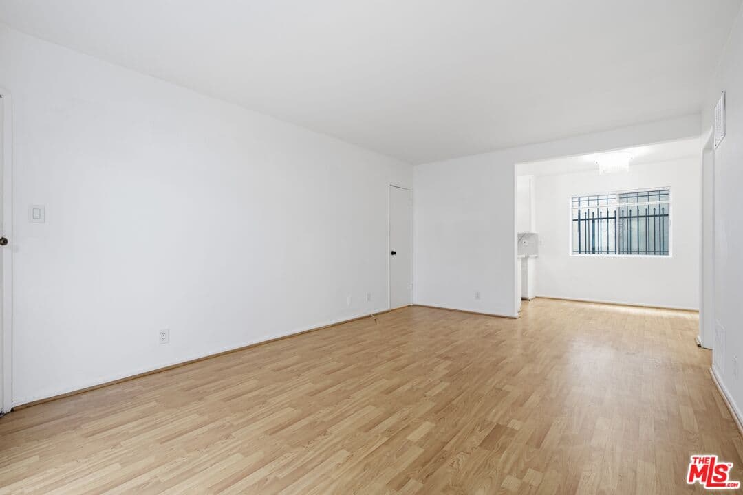2 bd, 2 ba Townhouse in Los Angeles, CA — $3,195/mo — photo 2