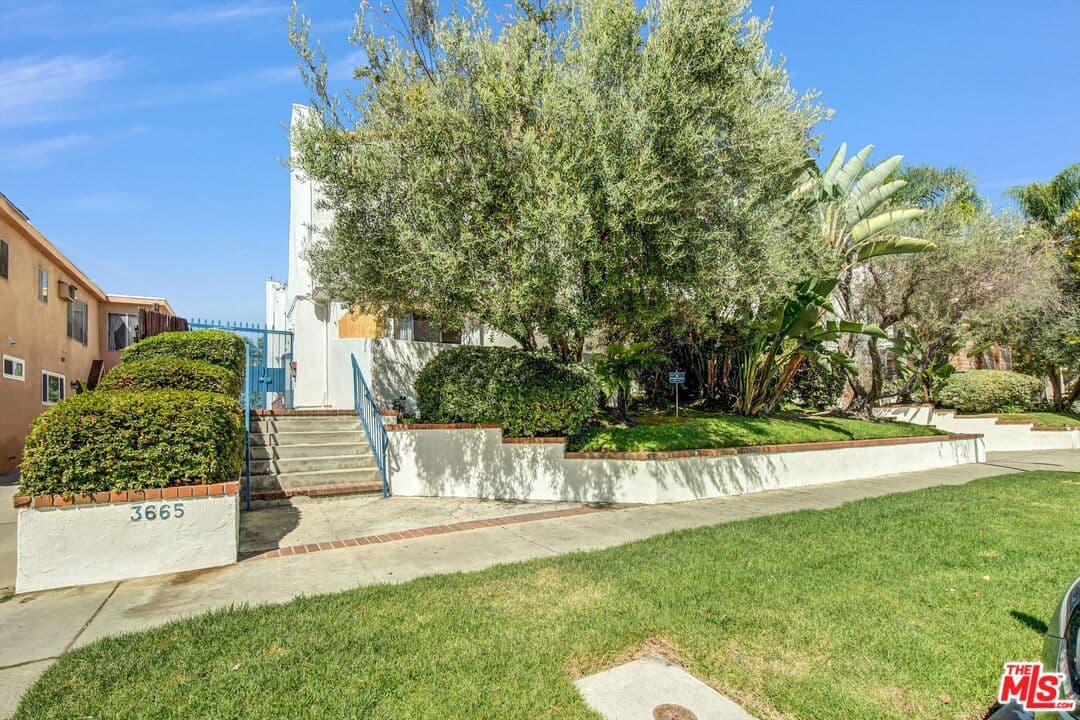 2BR Apartment in Los Angeles β $2,999/mo
