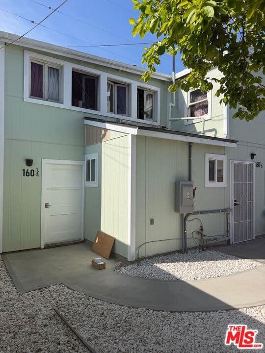 2 bd, 1 ba Apartment in Los Angeles, CA — $2,500/mo — photo 1