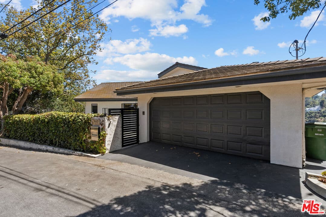 3 bd, 4 ba House in Studio City, CA — $10,295/mo — photo 2