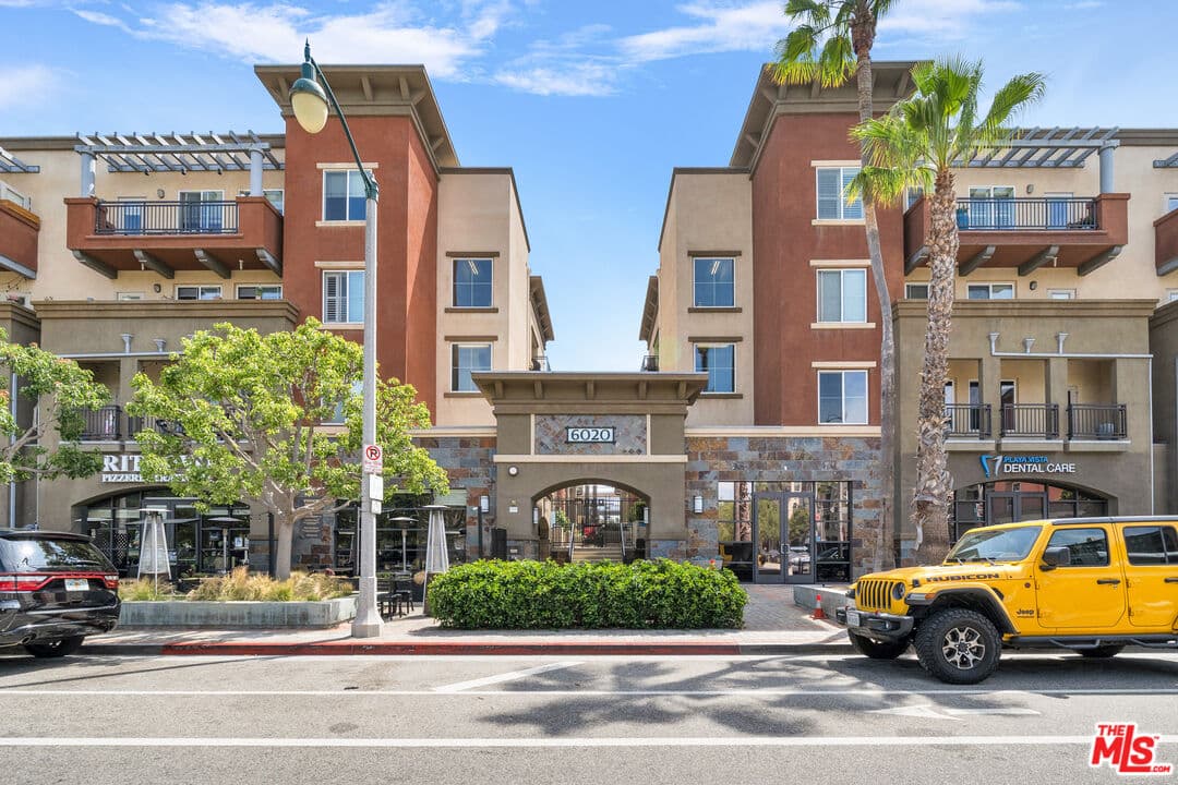 2 bd, 2 ba Condo in Playa Vista, CA — $4,500/mo — photo 2
