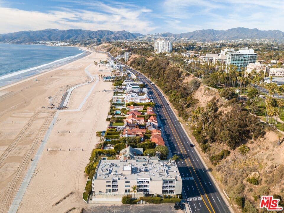 2BR Condo in Santa Monica β $6,300/mo