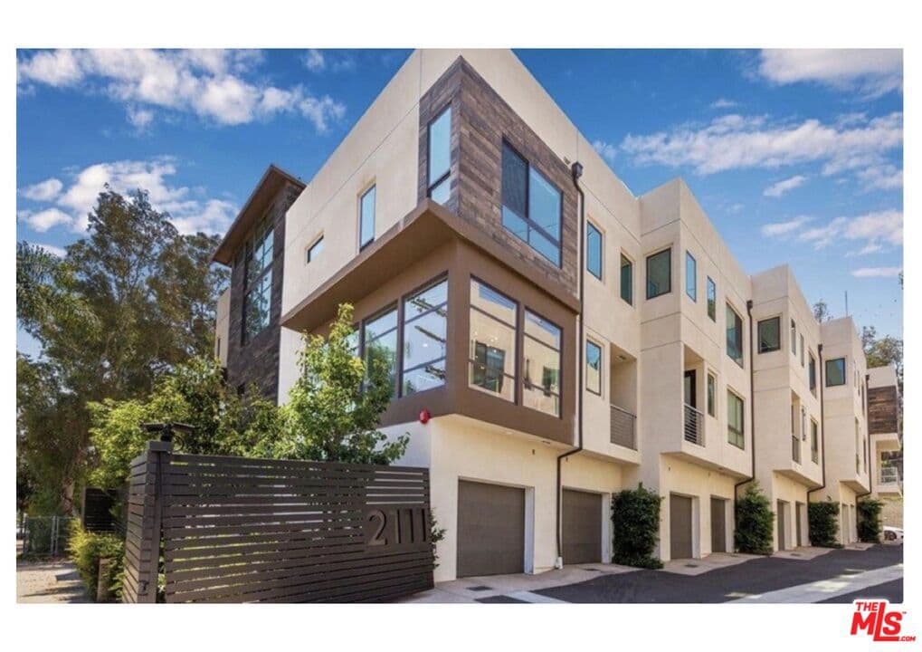 3 bd, 4 ba Condo in Los Angeles, CA — $5,850/mo — photo 1