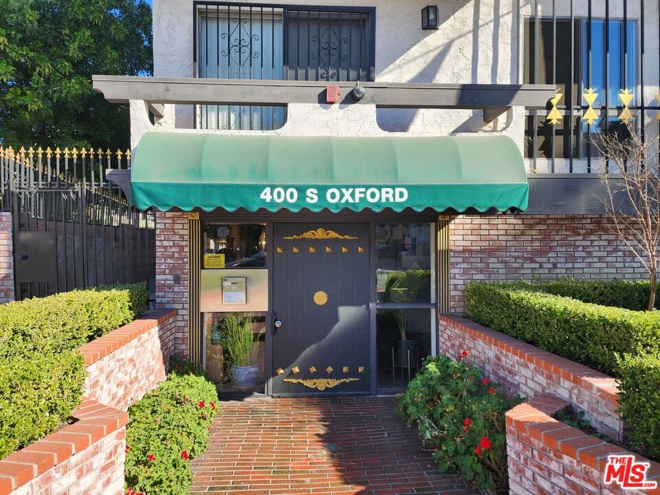 Studio, 1 ba Townhouse in Los Angeles, CA — $1,600/mo — photo 2