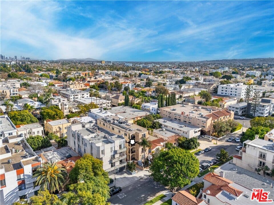 3 bd, 5 ba Condo in Los Angeles, CA — $6,998/mo — photo 2