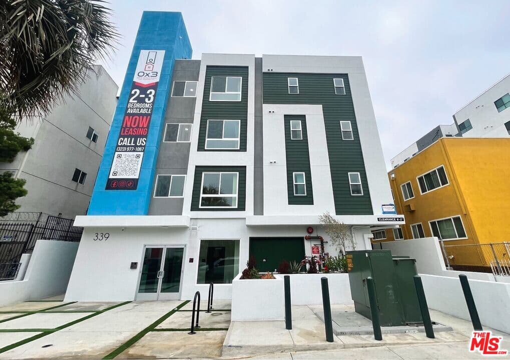 2BR Townhouse in Los Angeles β $2,950/mo