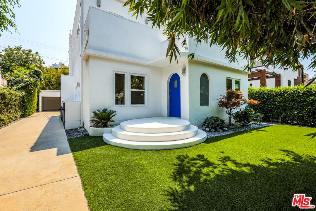 6 bd, 4 ba House in West Hollywood, CA — $9,950/mo — photo 2