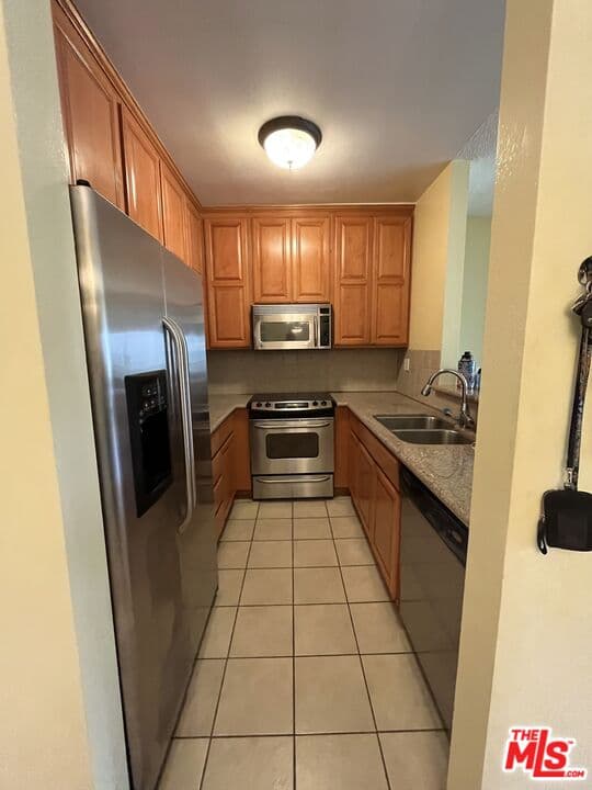 2 bd, 2 ba Condo in Malibu, CA — $4,500/mo — photo 2